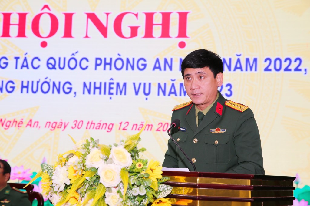 Đồng chí Đại tá Phan Đại Nghĩa, Ủy viên Ban Thường vụ Tỉnh ủy, Chỉ huy trưởng, Bộ Chỉ huy Quân sự tỉnh phát biểu