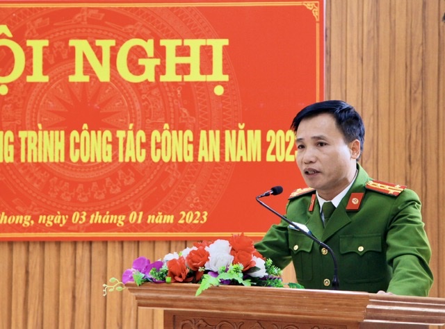 Đồng chí Đại tá Nguyễn Duy Thanh, Phó Giám đốc Công an tỉnh phát biểu tại Hội nghị