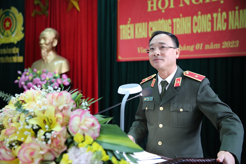 Đồng chí Thiếu tướng Phạm Thế Tùng - Ủy viên Ban Thường vụ Tỉnh ủy, Giám đốc Công an tỉnh phát biểu chỉ đạo tại Hội nghị