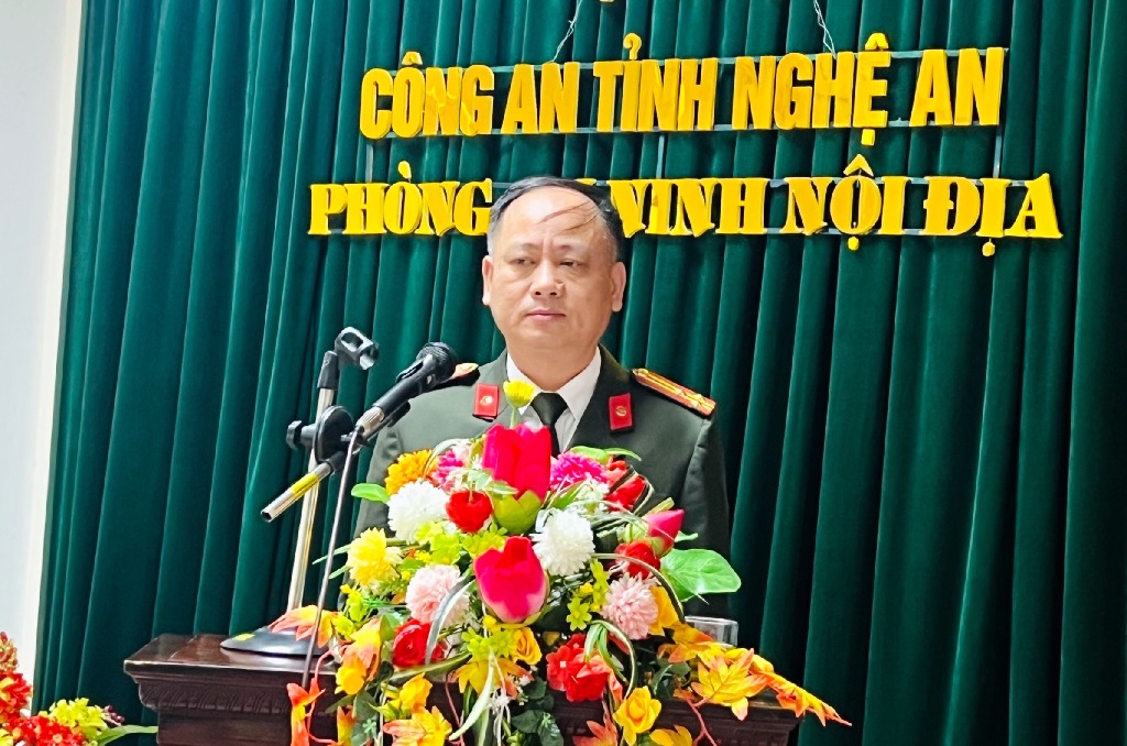 Đồng chí Thượng tá Nguyễn Hồng Tuyến, Trưởng phòng An ninh nội địa phát biểu tại Hội nghị