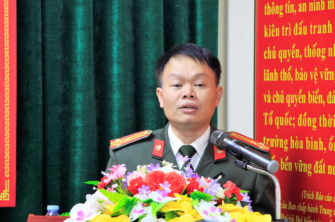 Đồng chí Thượng tá Chu Đăng Phan - Chánh Thanh tra Công an Nghệ An phát biểu tại Hội nghị