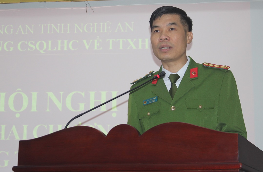 Đồng chí Đại tá Cao Minh Huyền - Phó Giám đốc Công an tỉnh phát biểu chỉ đạo Hội nghị