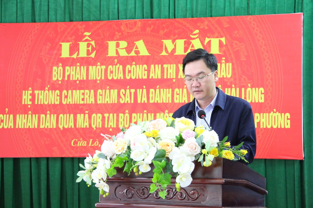Đồng chí Hoàng Văn Phúc, Phó Chủ tịch UBND thị xã phát biểu tại Lễ ra mắt