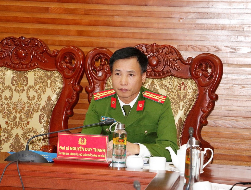 Đồng chí Đại tá Nguyễn Duy Thanh, Phó Giám đốc Công an tỉnh chủ trì tại điểm cầu Công an Nghệ An