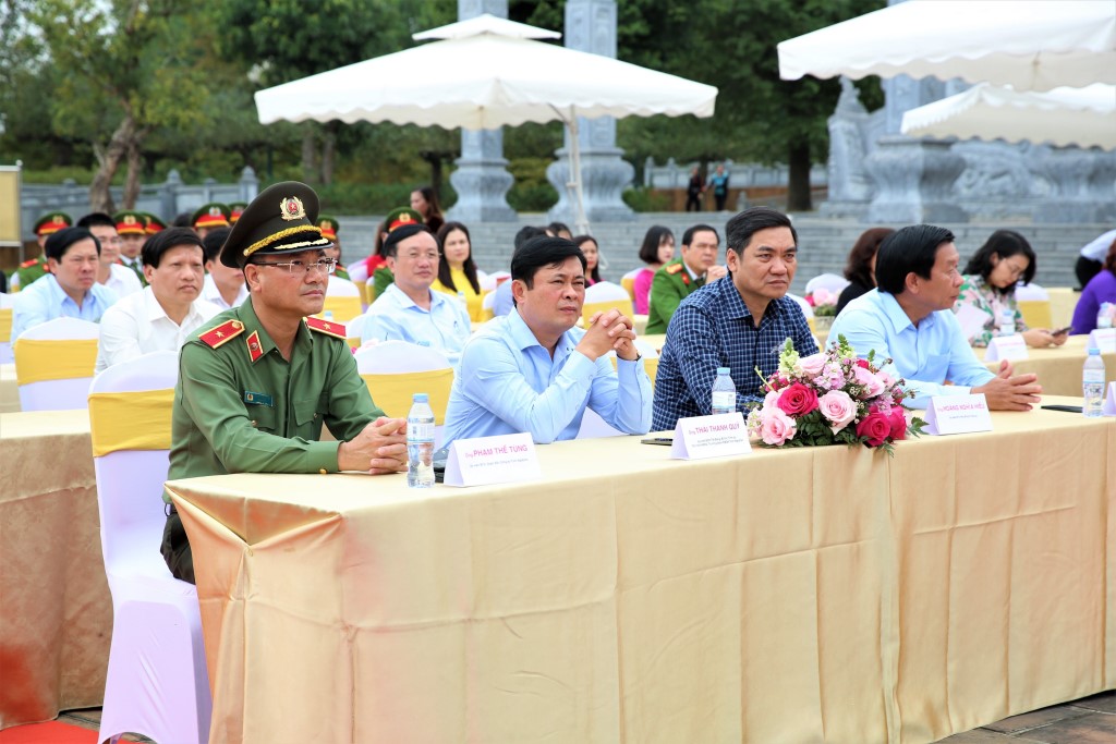   Đồng chí Thiếu tướng Phạm Thế Tùng, Ủy viên Ban Thường vụ Tỉnh ủy, Giám đốc Công an tỉnh dự chương trình 