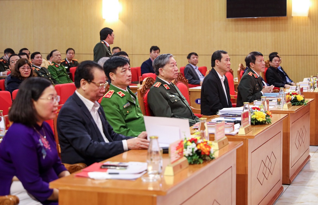 Đồng chí Đại tướng, GS.TS Tô Lâm, Uỷ viên Bộ Chính trị, Bộ trưởng Bộ Công an và các đại biểu tham dự toạ đàm