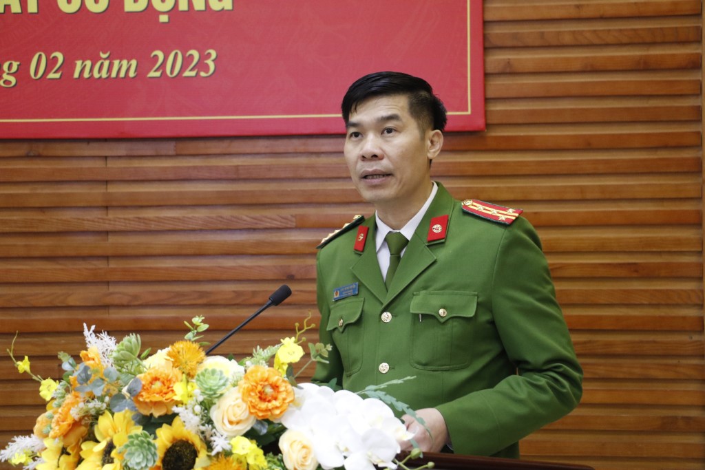 Đồng chí Đại tá Cao Minh Huyền, Phó Giám đốc Công an tỉnh Nghệ An phát biểu khai mạc Hội nghị
