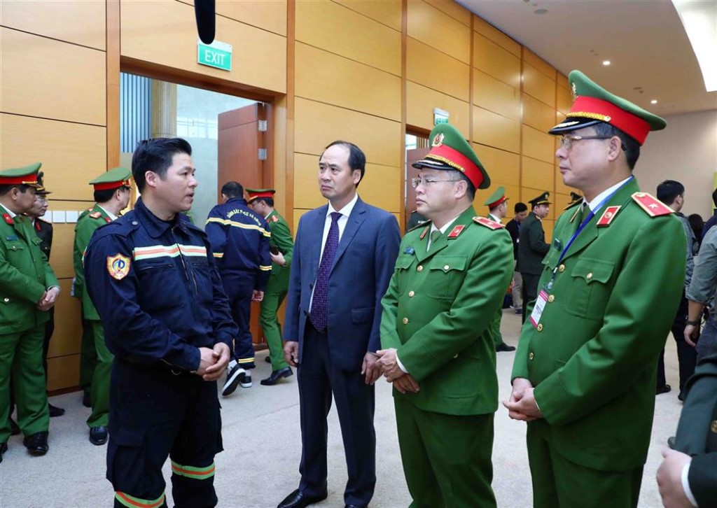 Thứ trưởng Nguyễn Văn Long thăm hỏi cán bộ, chiến sỹ Đội tìm kiếm cứu nạn, cứu hộ Bộ Công an hoàn thành nhiệm vụ trở về từ Thổ Nhĩ Kỳ.