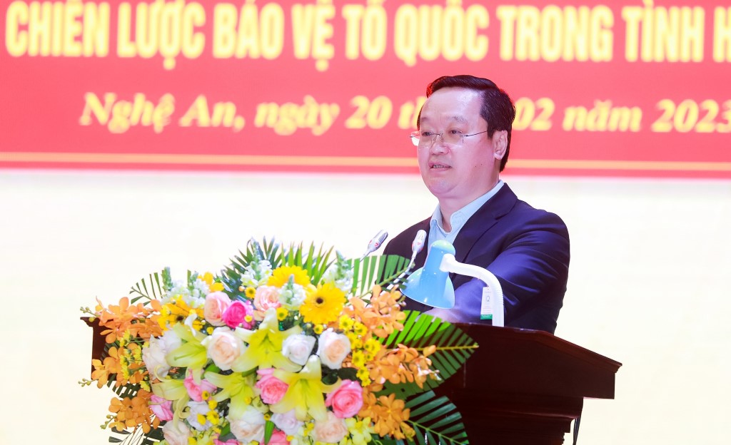 Đồng chí Nguyễn Đức Trung - Phó Bí thư Tỉnh ủy, Chủ tịch UBND tỉnh phát biểu tại Hội nghị