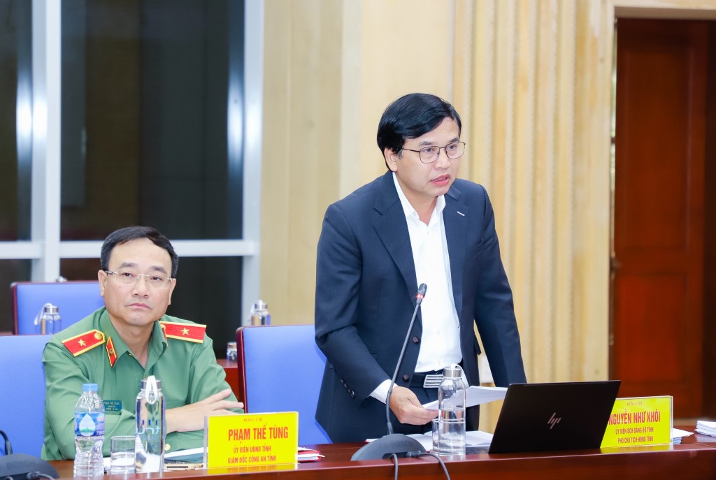 Đồng chí Nguyễn Như Khôi - Phó Chủ tịch HĐND tỉnh phát biểu tại phiên họp