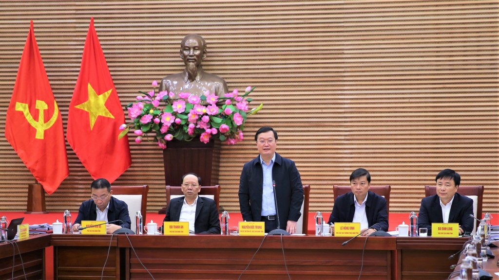 Đồng chí Nguyễn Đức Trung - Phó Bí thư Tỉnh uỷ, Chủ tịch UBND tỉnh chủ trì phiên họp UBND tỉnh tháng 02/2023