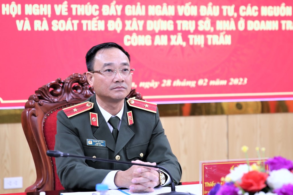 Đồng chí Thiếu tướng Phạm Thế Tùng, Ủy viên Ban Thường vụ Tỉnh ủy, Giám đốc Công an tỉnh chủ trì tại điểm cầu Công an tỉnh Nghệ An