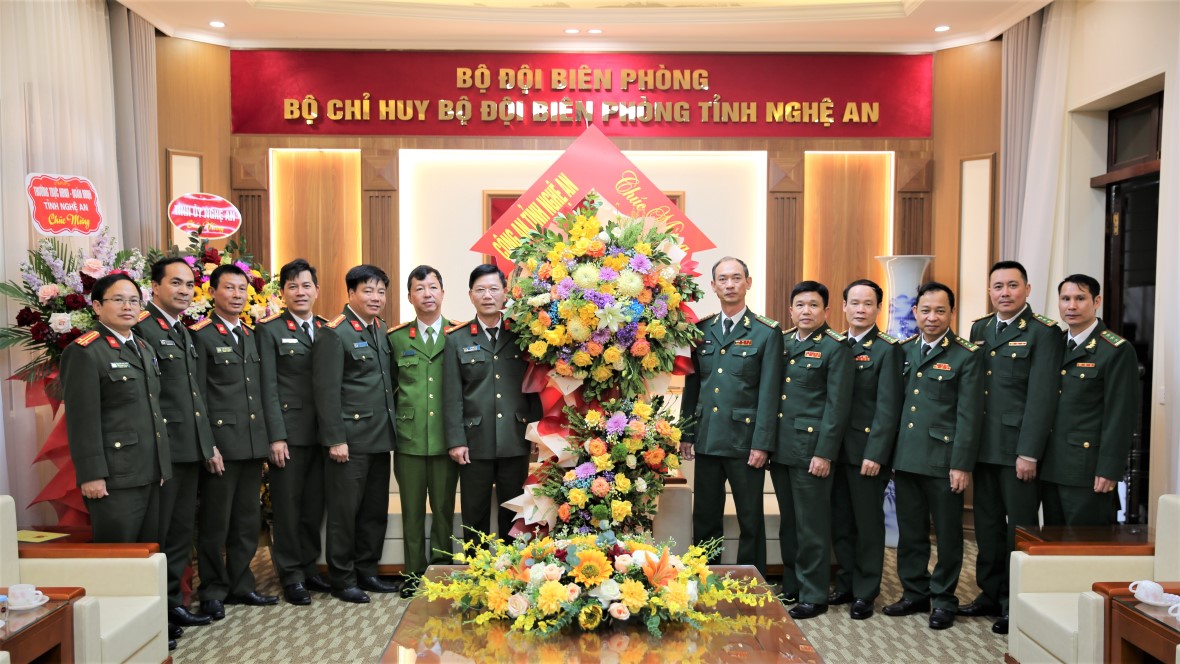 Công an tỉnh Nghệ An chúc mừng Ngày truyền thống lực lượng Biên phòng