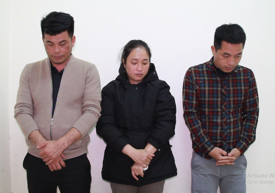 03 đối tượng Nguyễn Văn Hợi, Nguyễn Thị Yên và Hoàng Văn Thọ (từ trái qua phải)
