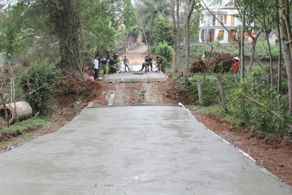 Tuyến đường 500m do Công an huyện Nghĩa Đàn cùng bà con Nhân dân thi công cơ bản đã hoàn thành
