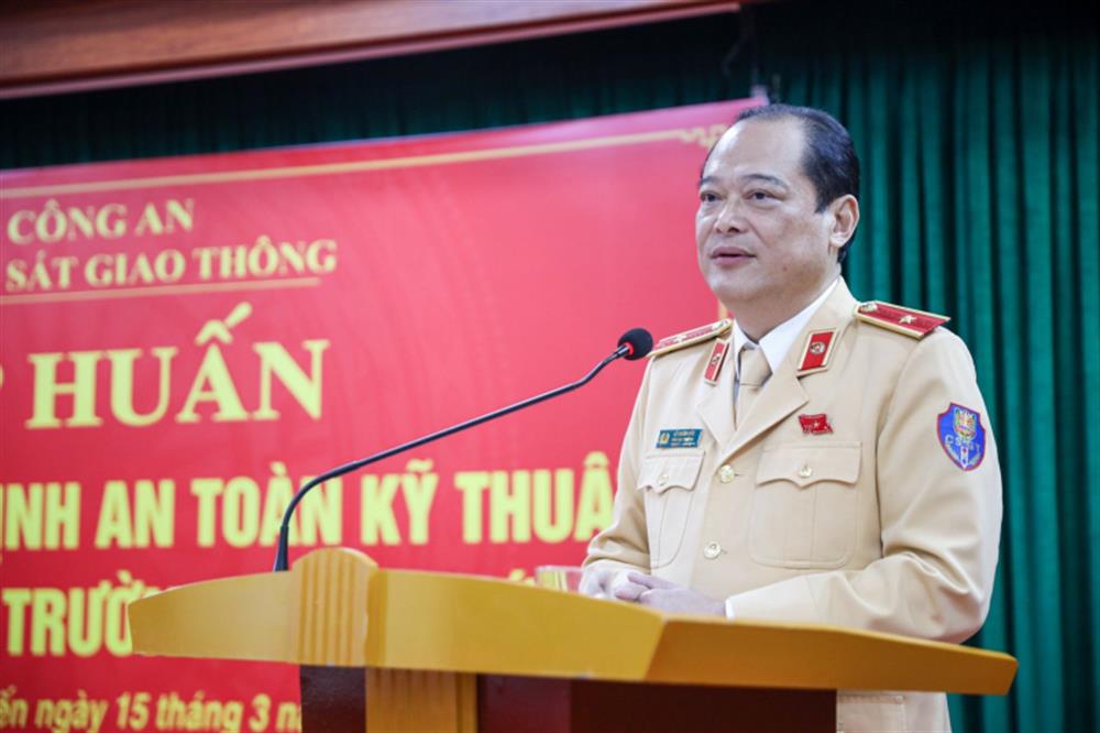 Thiếu tướng Lê Xuân Đức phát biểu khai mạc Lớp tập huấn.