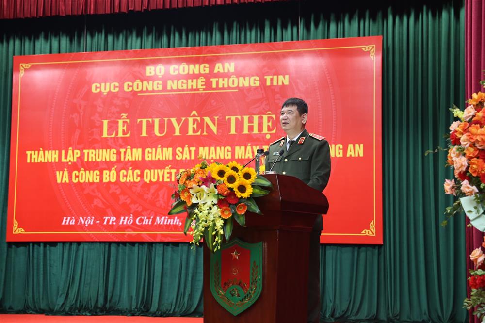 Thiếu tướng Dương Văn Tính, Cục trưởng Cục Công nghệ thông tin phát biểu tại buổi Lễ.
