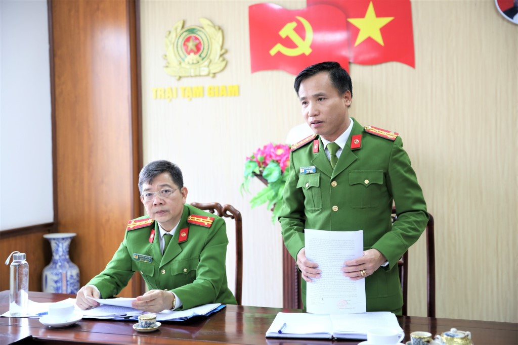 Đồng chí Đại tá Nguyễn Duy Thanh, Phó giám đốc Công an tỉnh phát biểu tại buổi làm việc
