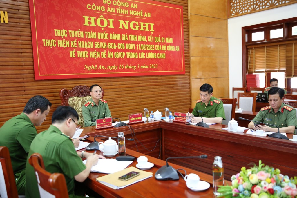 Đồng chí Thiếu tướng Phạm Thế Tùng - Ủy viên Ban Thường vụ Tỉnh ủy, Giám đốc Công an tỉnh chủ trì tại điểm cầu Nghệ An