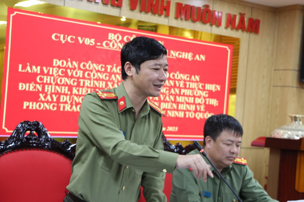 Đồng chí Thượng tá Trần Ngọc Tuấn, Phó Giám đốc Công an tỉnh kết luận tại Hội nghị