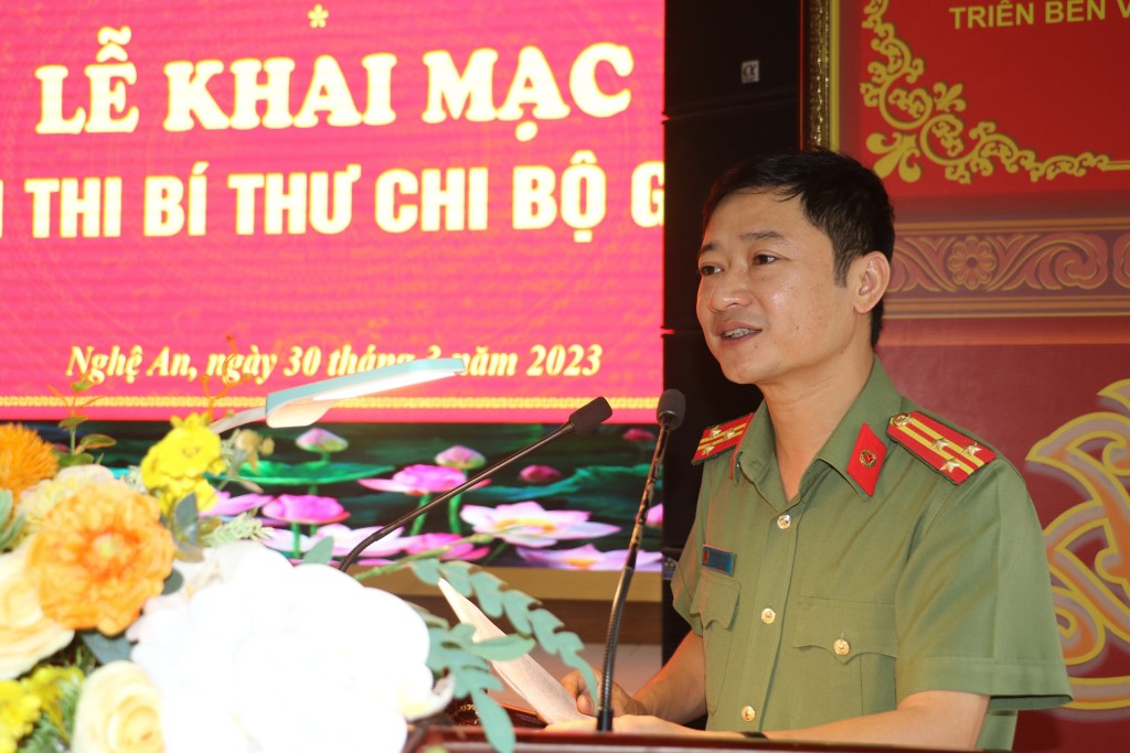 Thay lãnh đạo Công an tỉnh, đồng chí Thượng tá Trần Ngọc Tuấn, Phó Giám đốc phát biểu chỉ đạo Hội thi