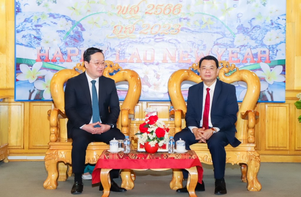 Đồng chí Chủ tịch UBND tỉnh Nghệ An gửi lời chúc mừng năm mới tới Đảng bộ, chính quyền, các lực lượng vũ trang và Nhân dân các bộ tộc Lào tỉnh Hủa Phăn