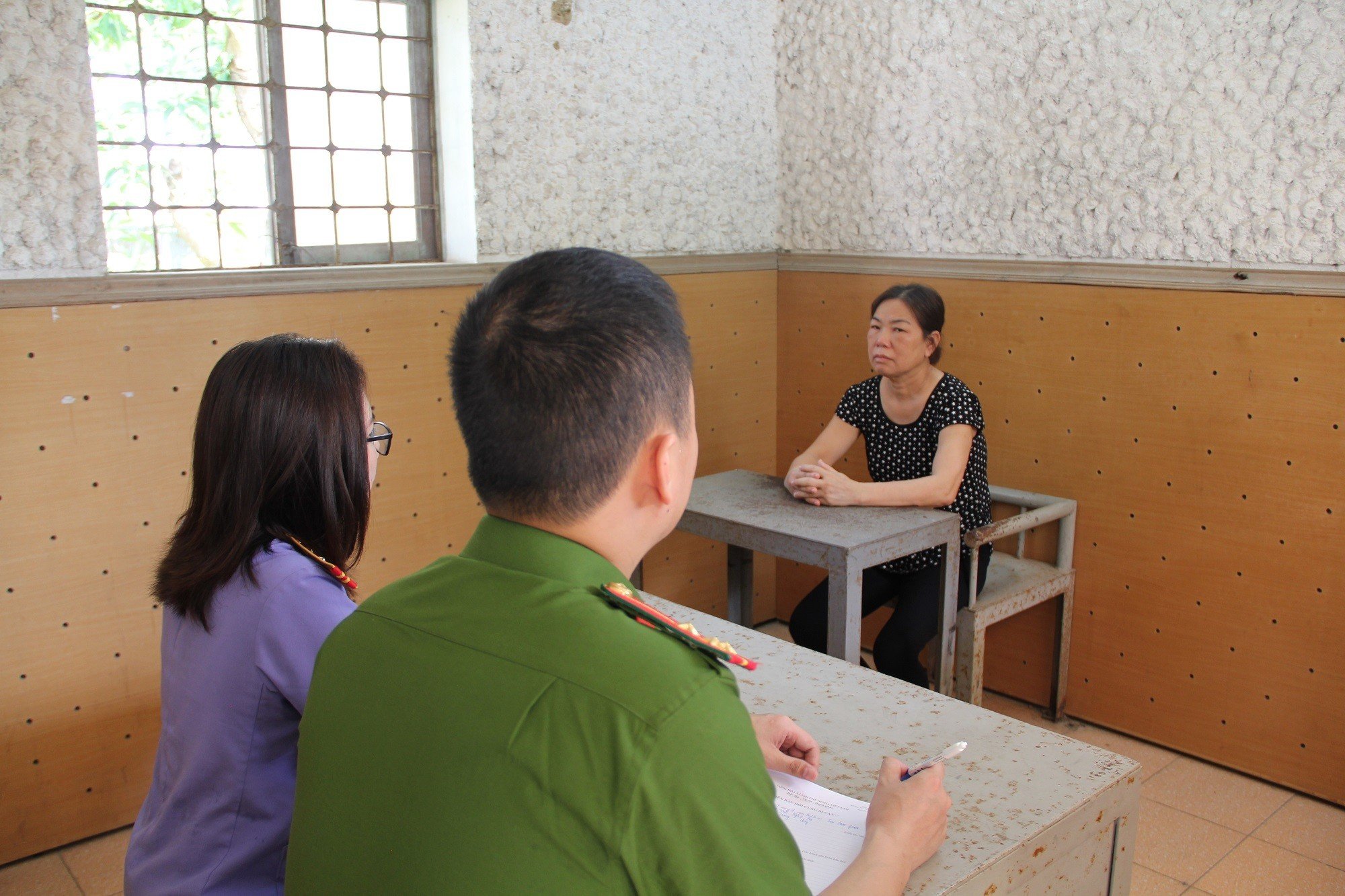 Cơ quan chức năng làm việc với Lê Thị Thanh Xuân