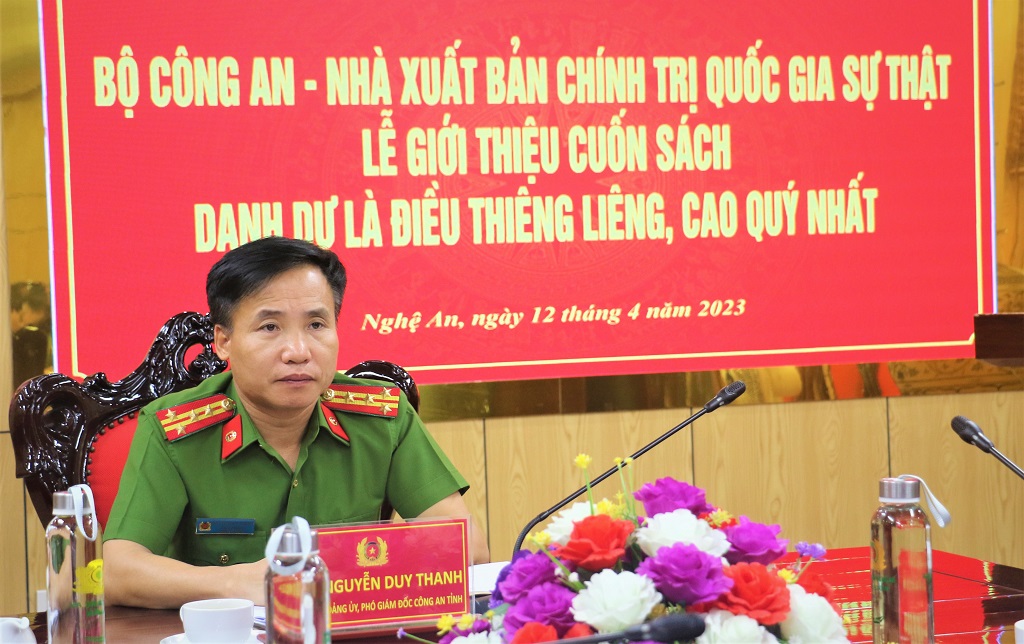 Đồng chí Đại tá Nguyễn Duy Thanh - Phó Giám đốc Công an tỉnh chủ trì buổi lễ tại điểm cầu Công an Nghệ An