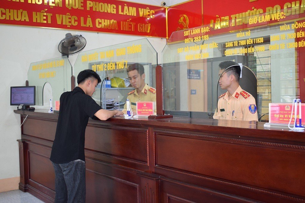 Công an huyện Quế Phong thực hiện nghiêm túc các nhiệm vụ nhằm bảo đảm ANTT, TTATGT và công tác cấp CCCD trong dịp nghỉ lễ
