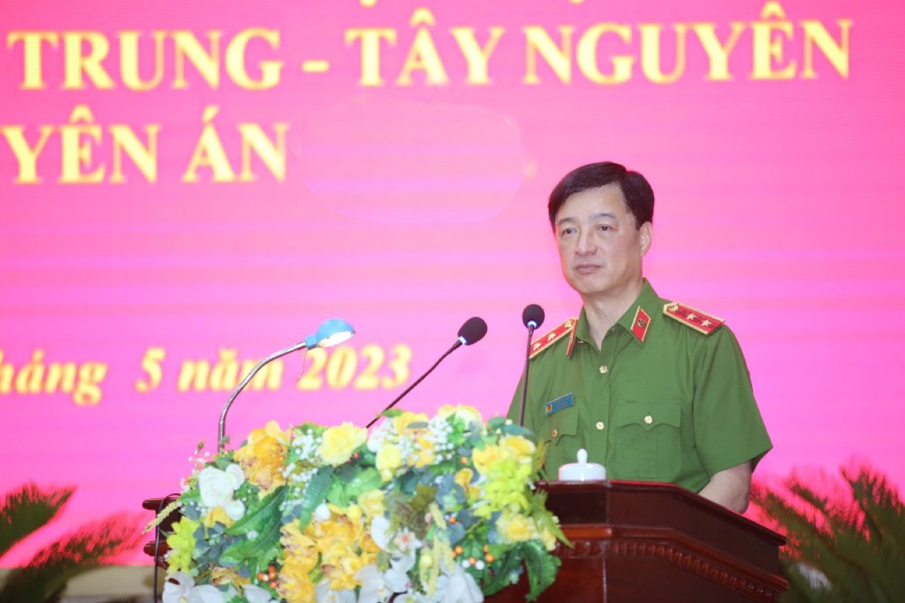 Đồng chí Trung tướng Nguyễn Duy Ngọc, Uỷ viên Trung ương Đảng, Thứ trưởng Bộ Công an phát biểu chỉ đạo Hội nghị