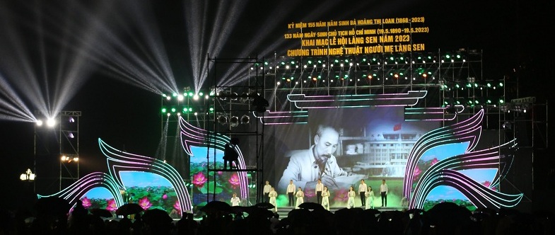 Chương trình khai mạc Lễ hội Làng Sen 2023 được tổ chức tại Quảng trường Hồ Chí Minh