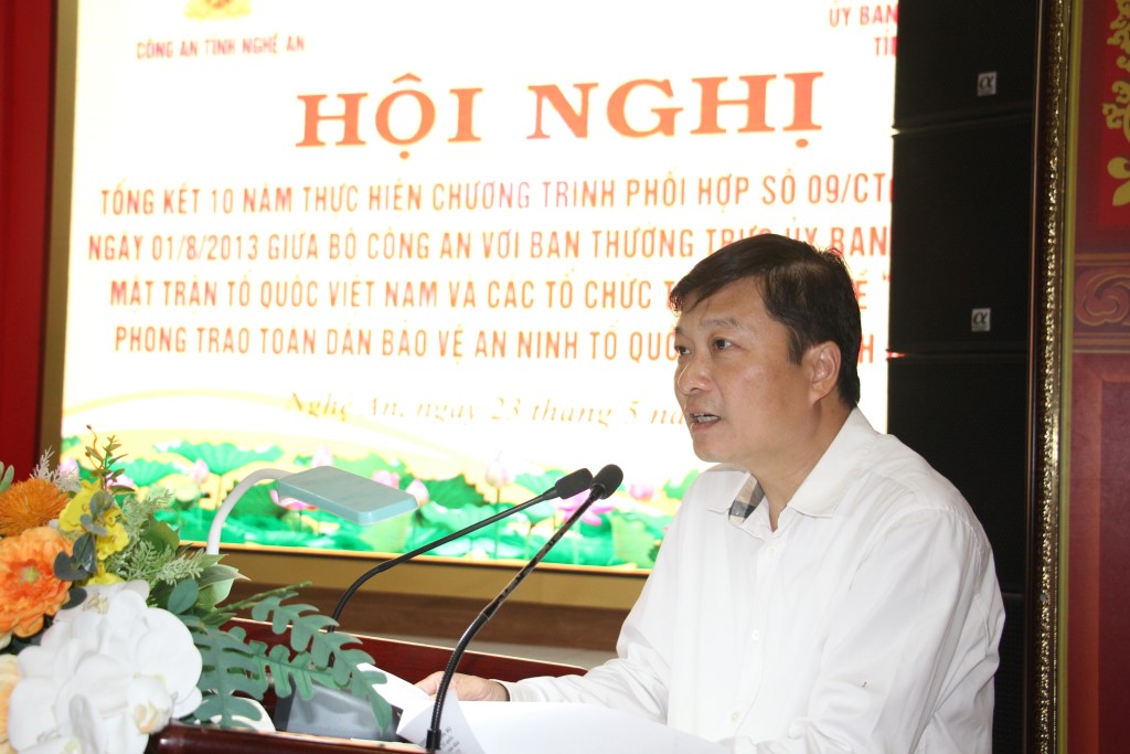 Đồng chí Lê Hồng Vinh - Uỷ viên Ban thường vụ Tỉnh ủy, Phó Chủ tịch thường trực UBND tỉnh phát biểu chỉ đạo tại Hội nghị