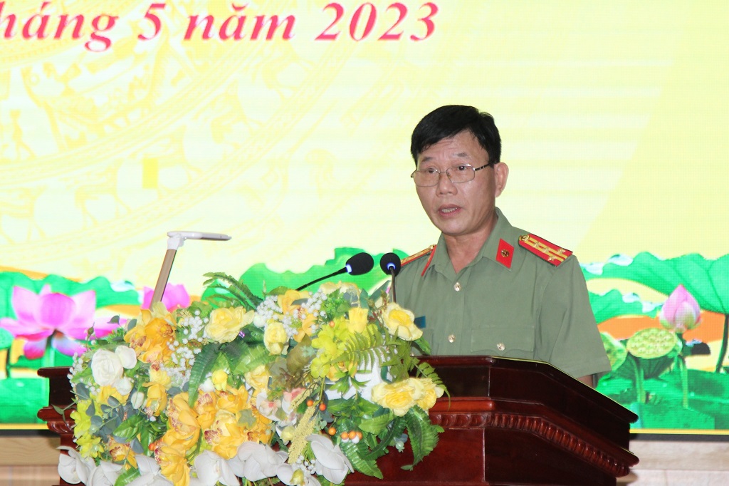 Đồng chí Đại tá Lê Văn Thái, Phó Giám đốc Công an tỉnh phát biểu khai mạc Hội thi
