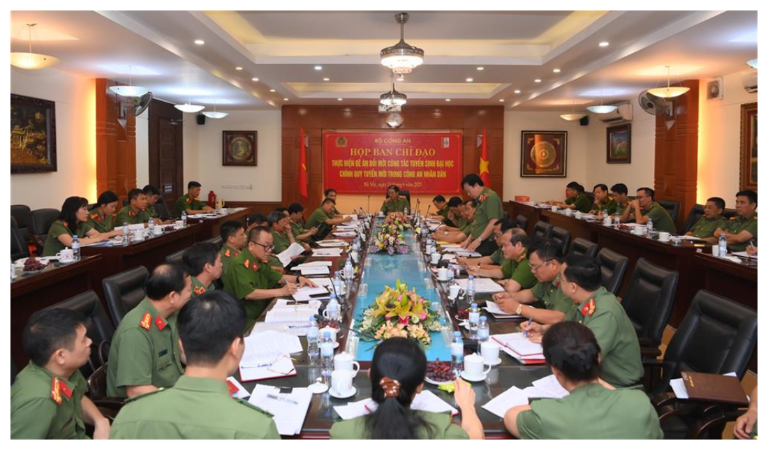 Chuẩn bị điều kiện tốt nhất cho kỳ thi tuyển sinh đại học chính quy tuyển mới trong Công an nhân dân năm 2023