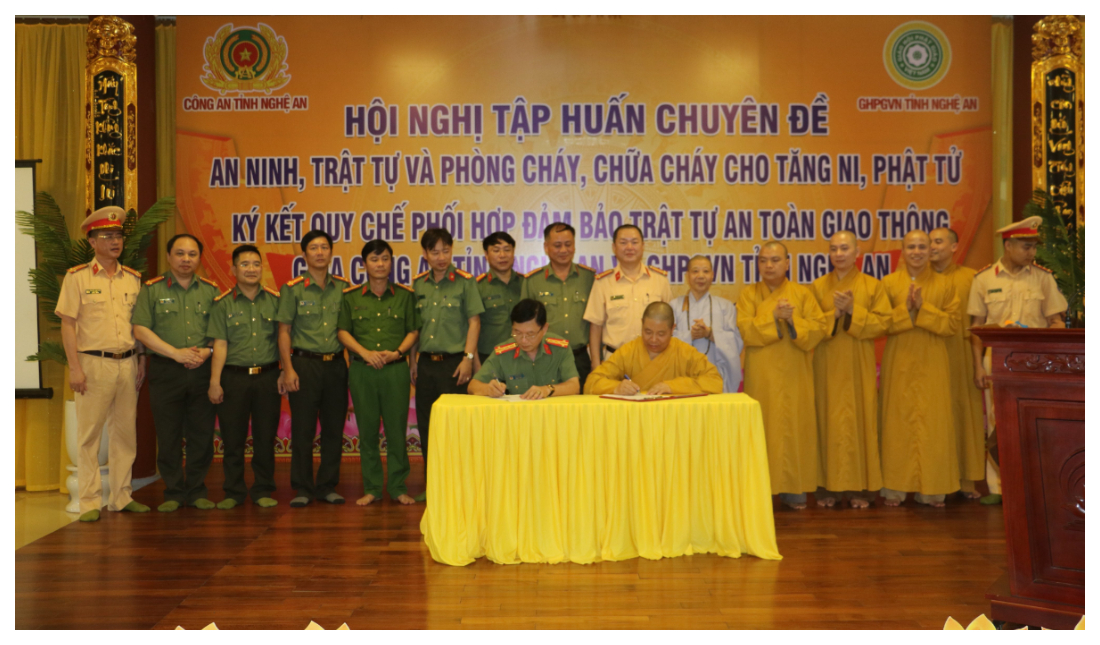 Công an Nghệ An và Giáo hội Phật giáo Việt Nam tỉnh Nghệ An ký kết quy chế phối hợp đảm bảo trật tự an toàn giao thông