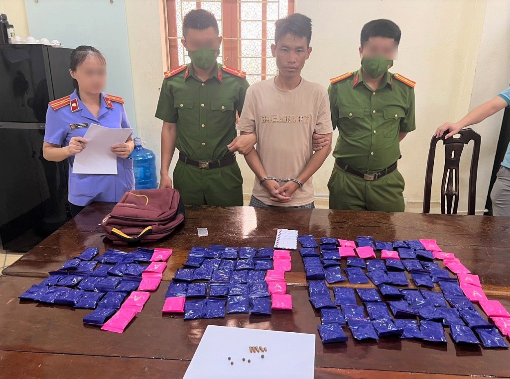 Công an huyện Hưng Nguyên chủ trì, phối hợp Công an huyện Thanh Chương bắt giữ đối tượng Lầu Bá Lỳ, thu giữ 24.000 viên ma túy
