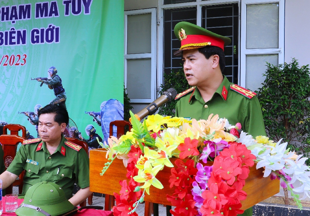 Đồng chí Đại tá Nguyễn Đức Hải, Phó Giám đốc Công an tỉnh phát biểu tại buổi diễn tập