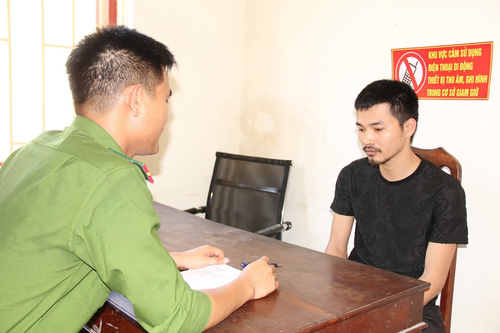 Công an huyện Yên Thành làm việc với đối tượng Nguyễn Văn Chính