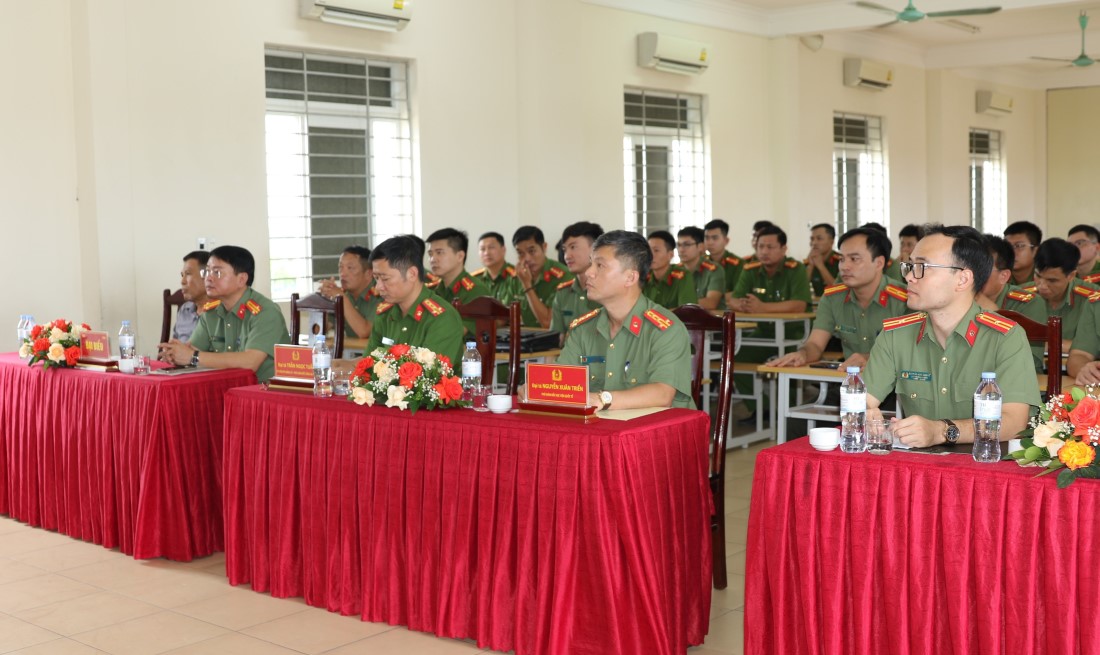Khai giảng lớp bồi dưỡng tiếng Lào cho cán bộ chiến sĩ Công an Nghệ An