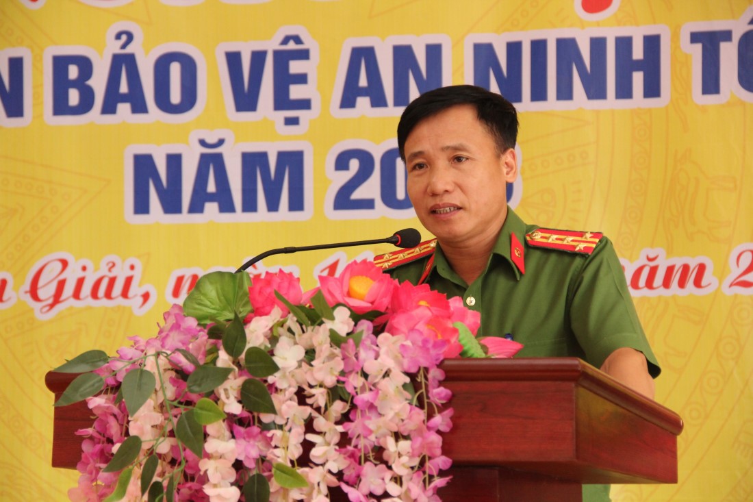 Đồng chí Đại tá Nguyễn Duy Thanh chung vui Ngày hội toàn dân bảo vệ an ninh Tổ quốc tại các huyện Quế Phong, Quỳ Châu