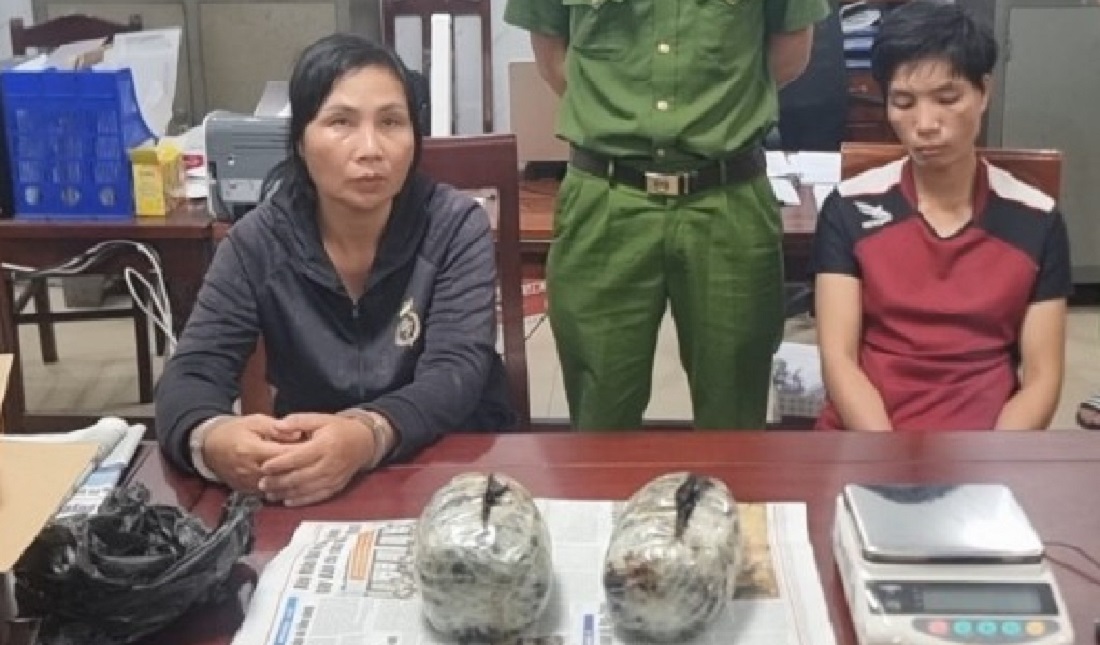Bắt 02 đối tượng vận chuyển ma túy từ nước ngoài về Việt Nam
