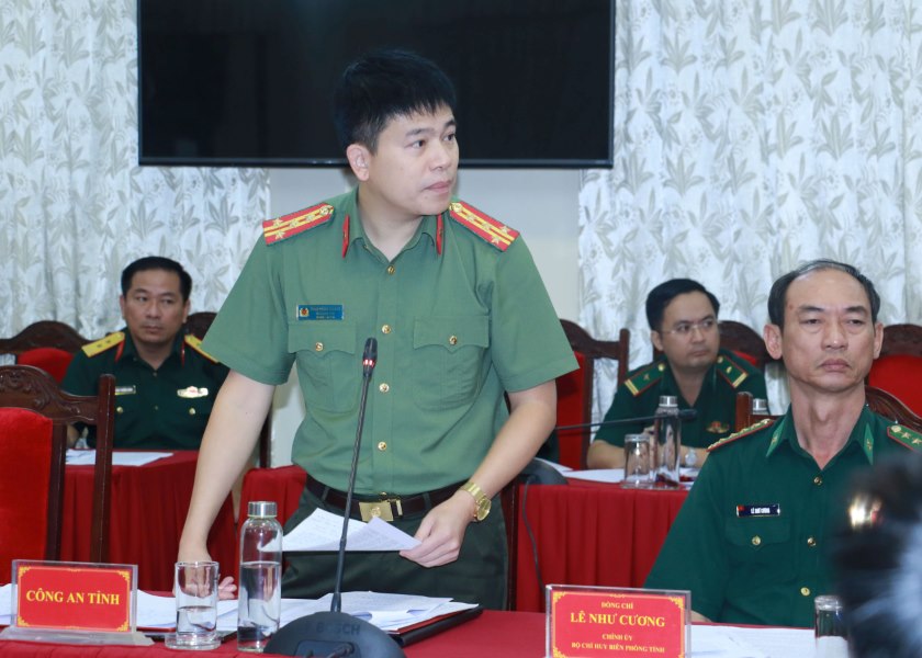 Đồng chí Đại tá Trần Hồng Quang - Phó Giám đốc Công an tỉnh phát biểu tại buổi làm việc