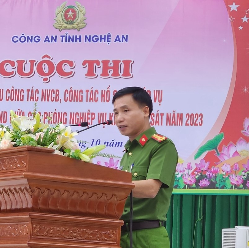 Đồng chí Đại tá Nguyễn Duy Thanh, Phó Giám đốc Công an tỉnh đánh giá cao cách thức tổ chức Hội thi của các phòng nghiệp vụ khối Cảnh sát.