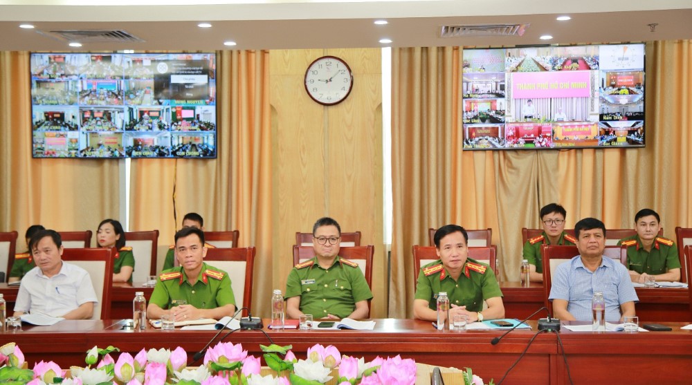 Các đại biểu tham dự tại điểm cầu tỉnh Nghệ An