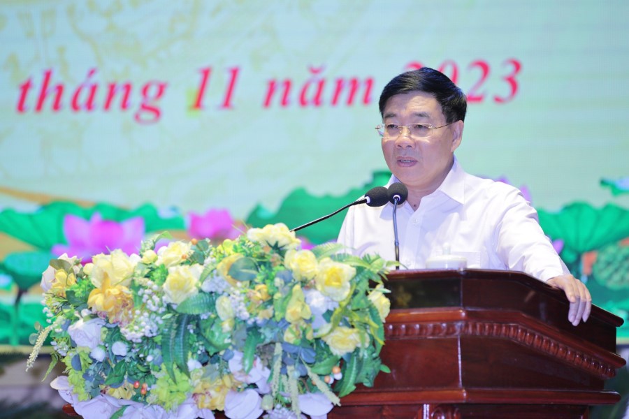 Đồng chí Nguyễn Văn Thông, Phó Bí thư Thường trực Tỉnh ủy phát biểu chỉ đạo tại Hội nghị