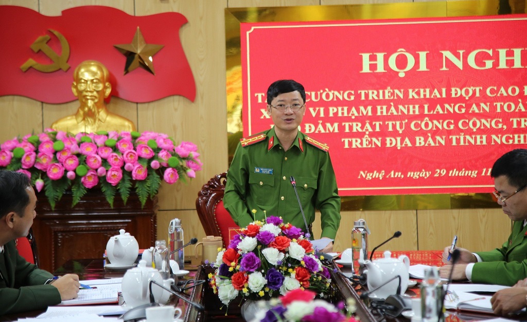 Đồng chí Đại tá Trần Ngọc Tuấn - Phó giám đốc Công an tỉnh phát biểu chỉ đạo tại Hội nghị