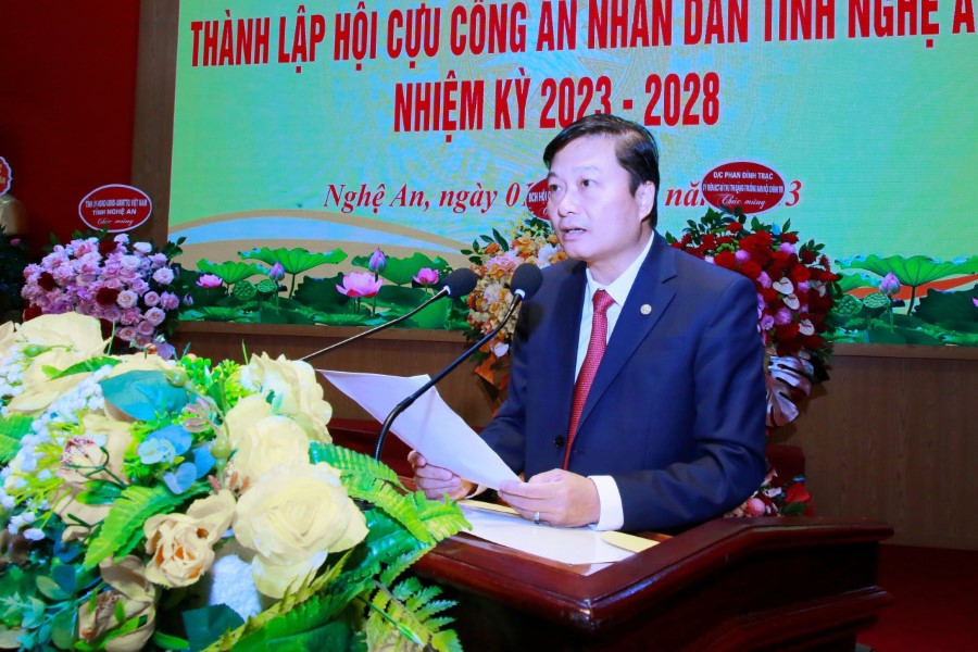 Đồng chí Lê Hồng Vinh - Ủy viên Ban Thường vụ Tỉnh uỷ, Phó Chủ tịch Thường trực UBND tỉnh phát biểu chỉ đạo 