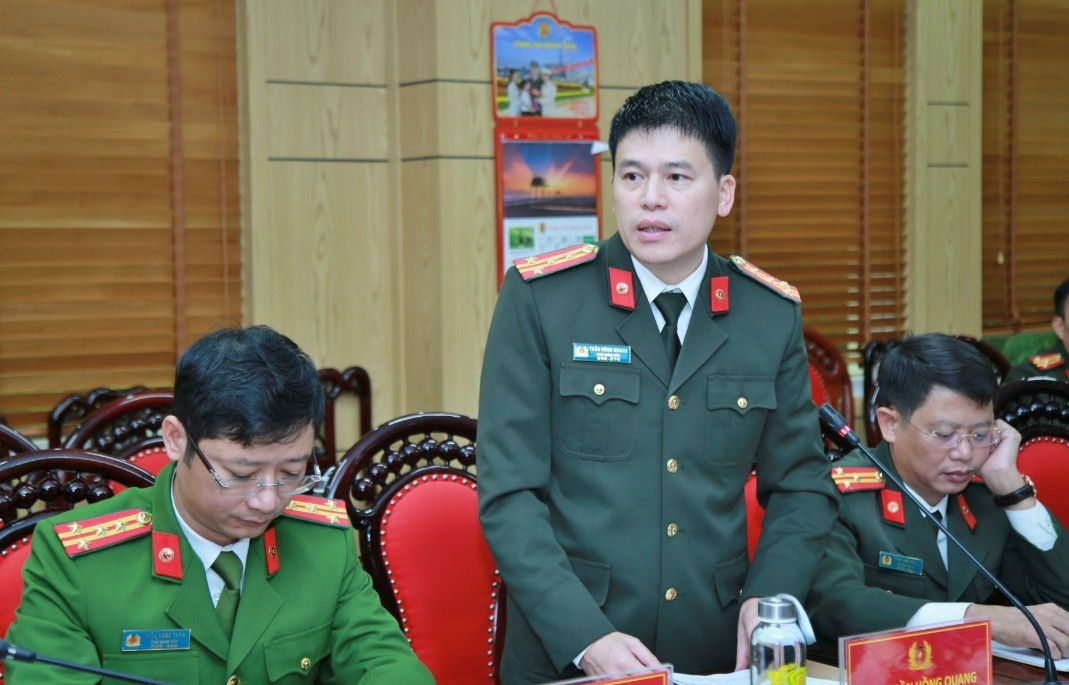 Đồng chí Đại tá Trần Hồng Quang - Phó Giám đốc Công an tỉnh phát biểu tại Đại hội