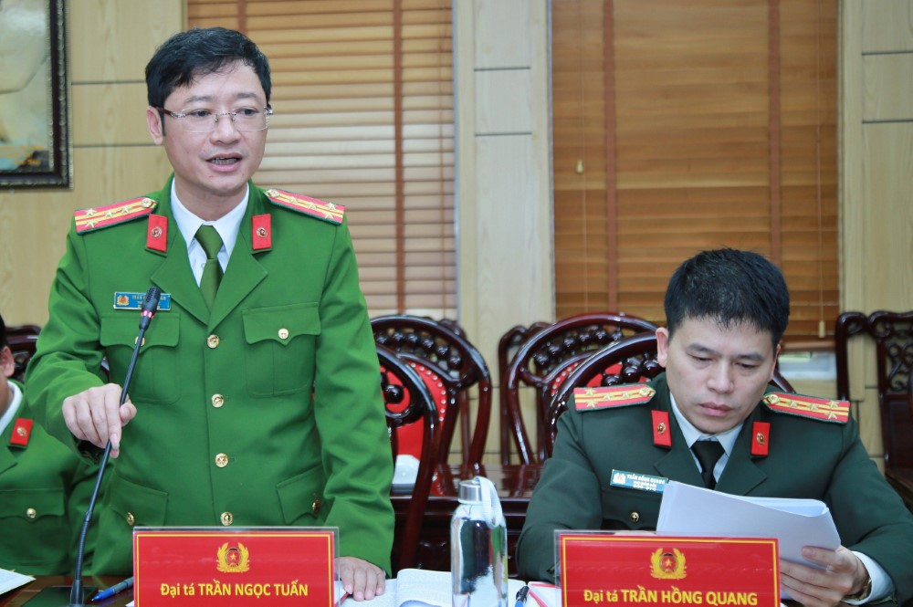 Đồng chí Đại tá Trần Ngọc Tuấn - Phó Giám đốc Công an tỉnh phát biểu tại Đại hội