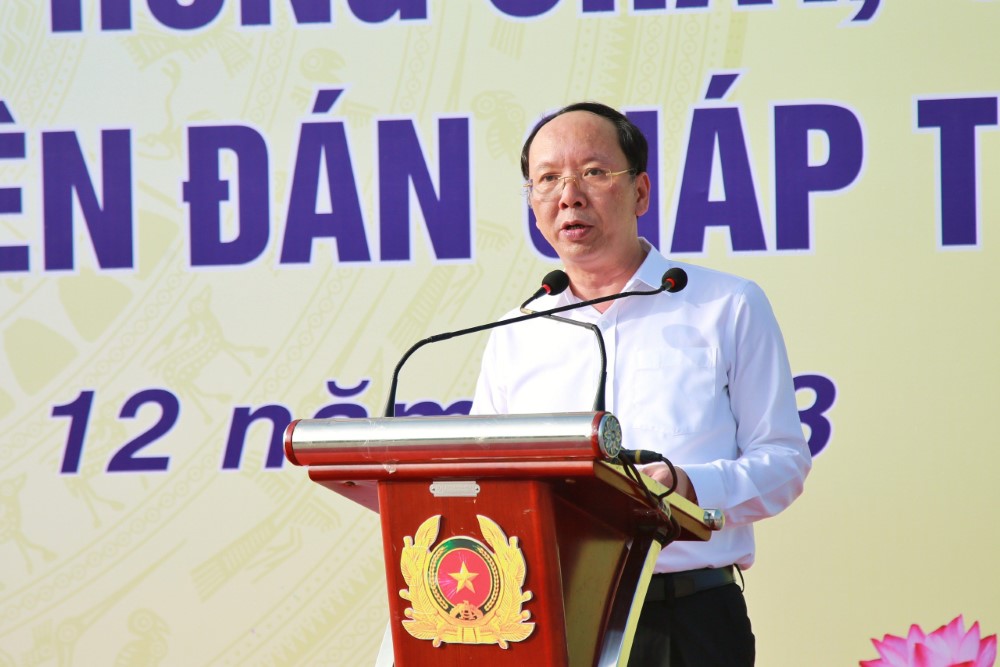 Đồng chí Bùi Thanh An - Ủy viên Ban Thường vụ Tỉnh ủy, Phó Chủ tịch UBND tỉnh phát biểu tại buổi lễ